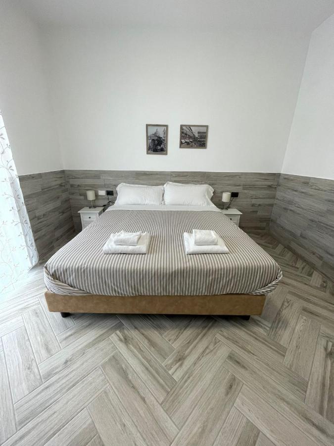Holiday Rooms Rho Ngoại thất bức ảnh