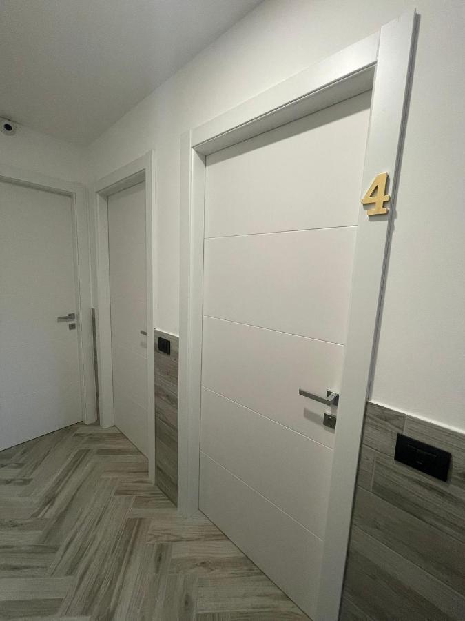 Holiday Rooms Rho Ngoại thất bức ảnh