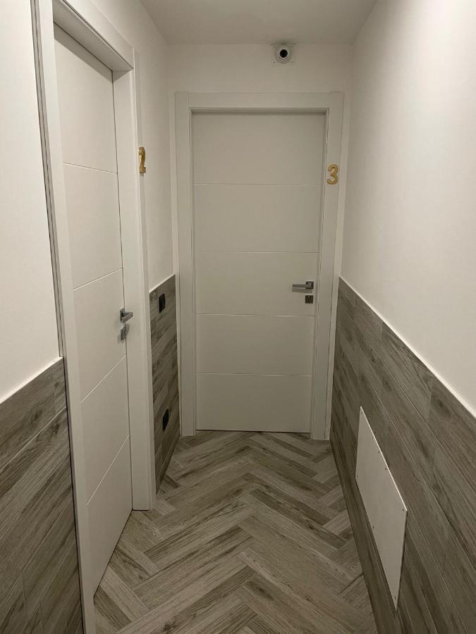 Holiday Rooms Rho Ngoại thất bức ảnh
