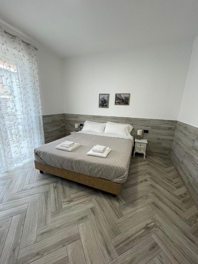 Holiday Rooms Rho Ngoại thất bức ảnh